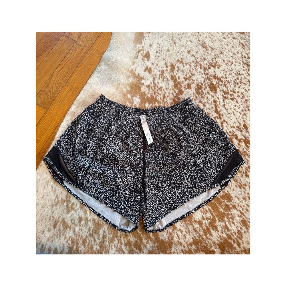 Lululemon Hotty Hot Short Long Sz 8 Tall  Polar Shift Inverse Alpine White Black